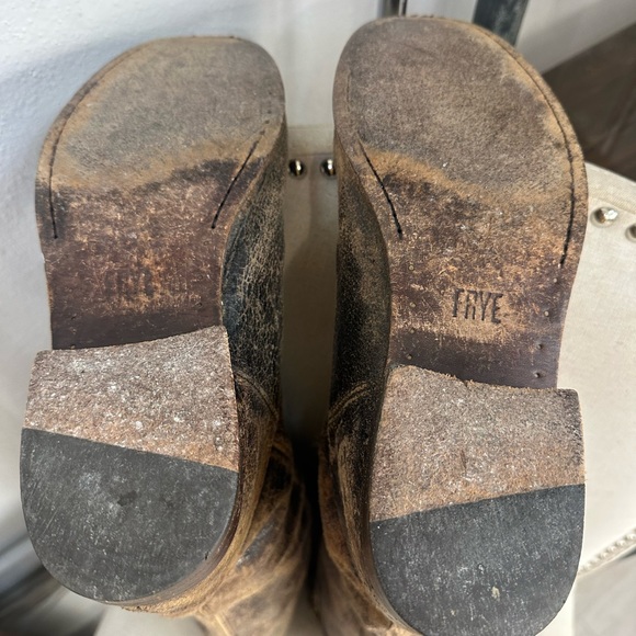 Frye Melissa Button Pull On Boot 77614 - Picture 4 of 6